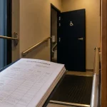 Mise aux normes pmr toulouse : audit ERP, rampe et barre d’appui PMR